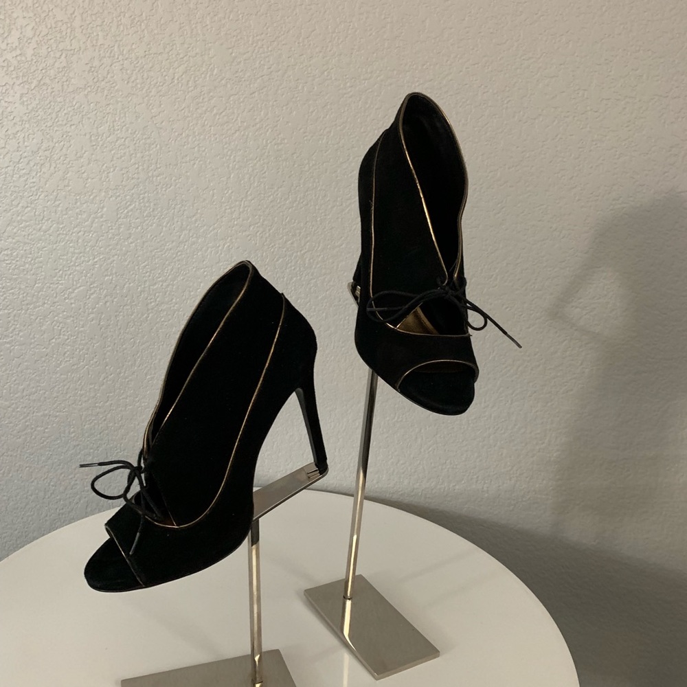 $75🔥Pour la Victoire black peep toe shoes